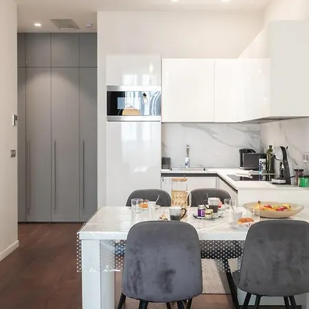 #60 Staywizus - Grimaldi 2bdr Near Beach,promenade Ac&wifi