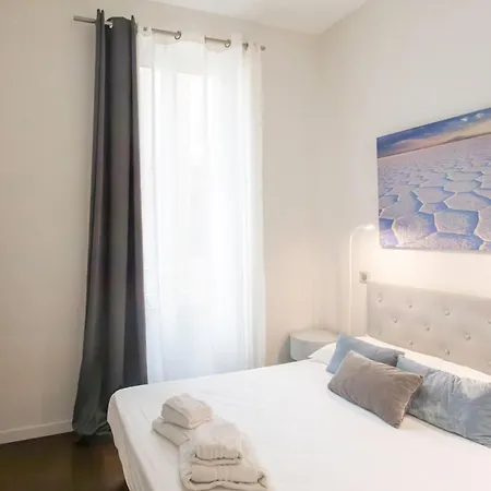 #60 Staywizus - Grimaldi 2bdr Near Beach,promenade Ac&wifi